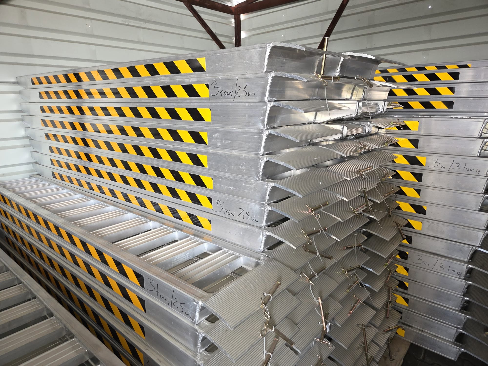 Rampes de chargement – Set – Capacité de charge 3 000 kg